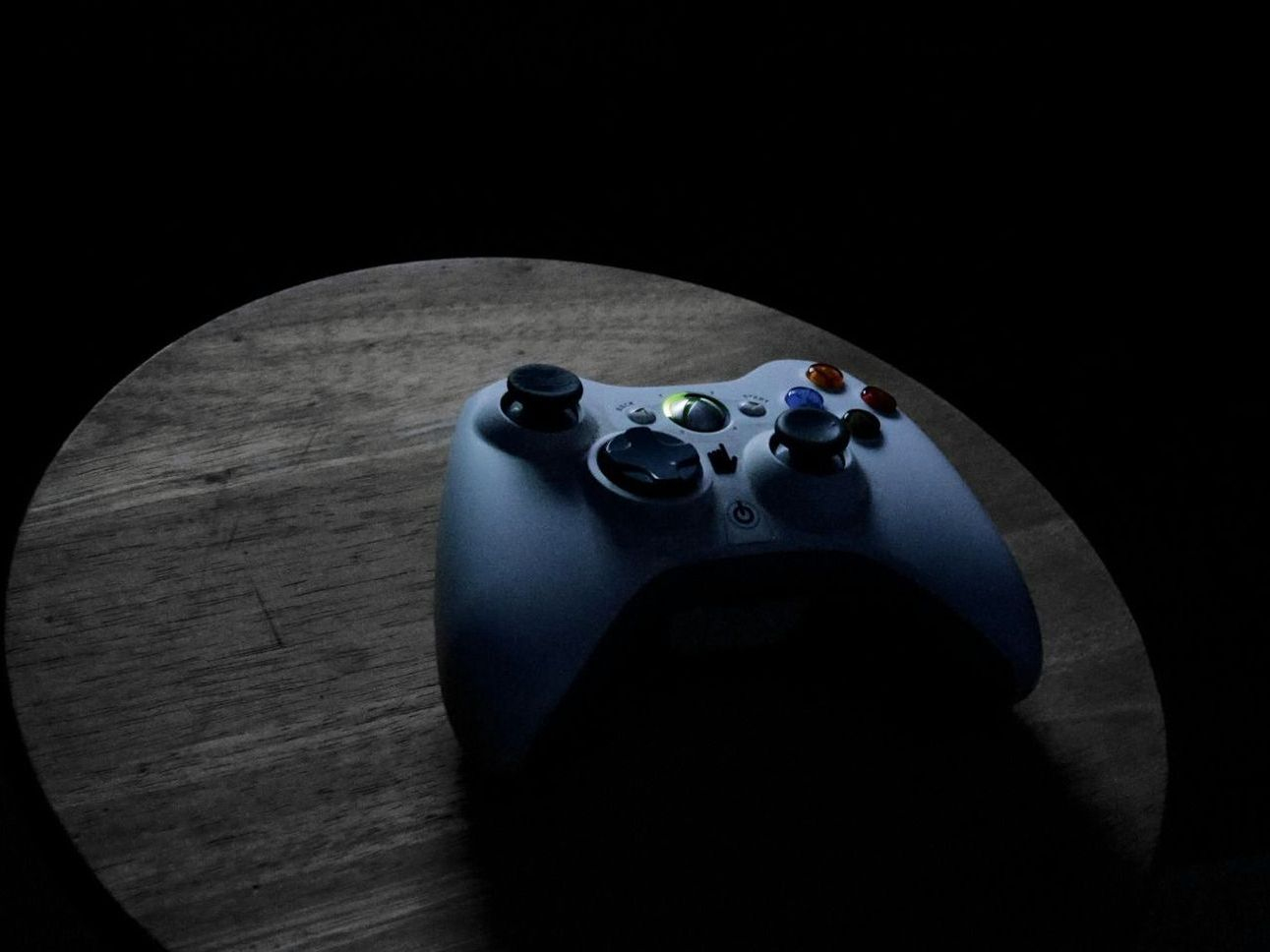 Screenshot of a competitive esports match in progress